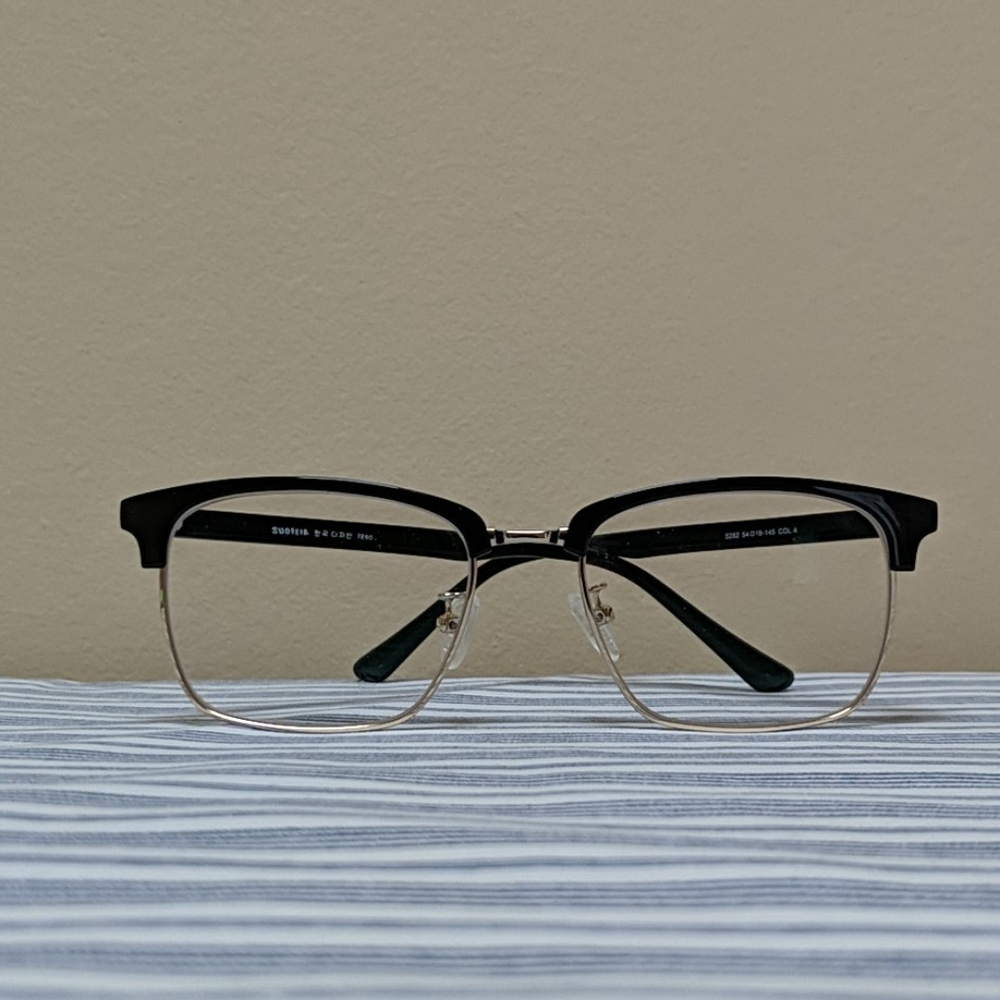 COPY - Prescription-less Glasses